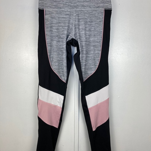 Victoria's Secret Pants - Victoria’s Secret Leggings size M.